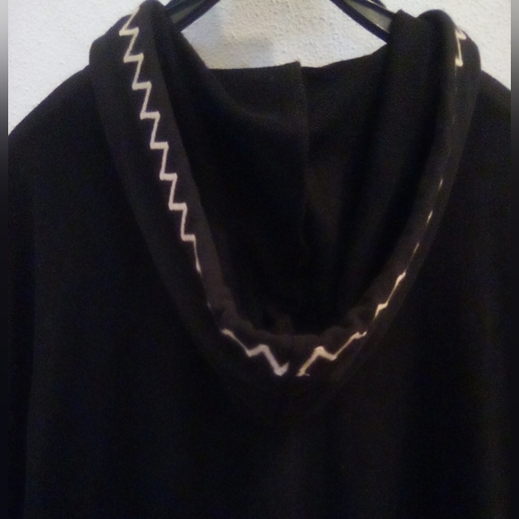 Solitaire Black Hoodie with Floral Embroidery Size L Bohemian - Picture 12 of 14